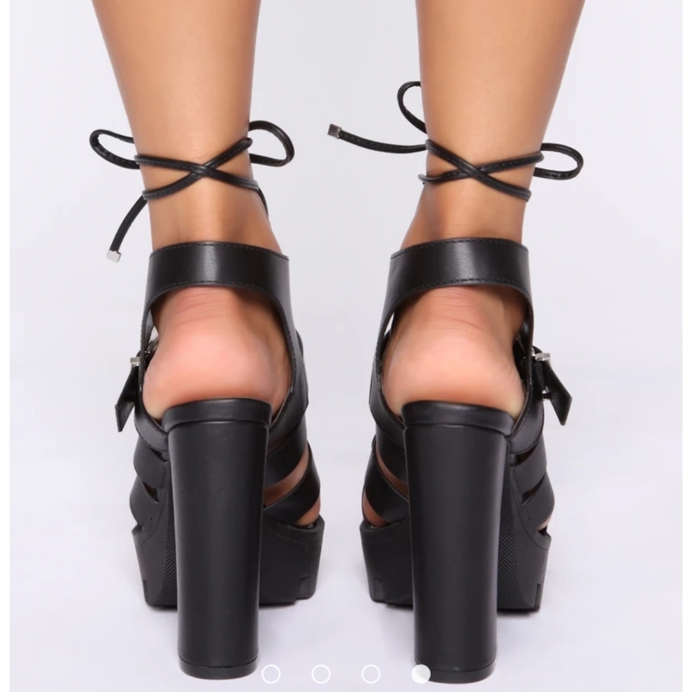 Shoes - Picture 4 of 4